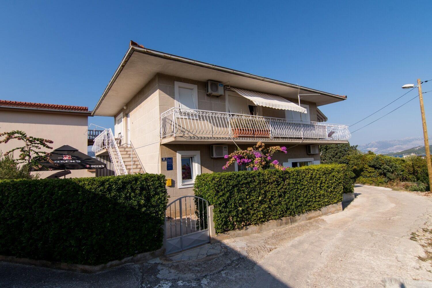 Apartments Ivica - Garden Terrace Slatine Εξωτερικό φωτογραφία