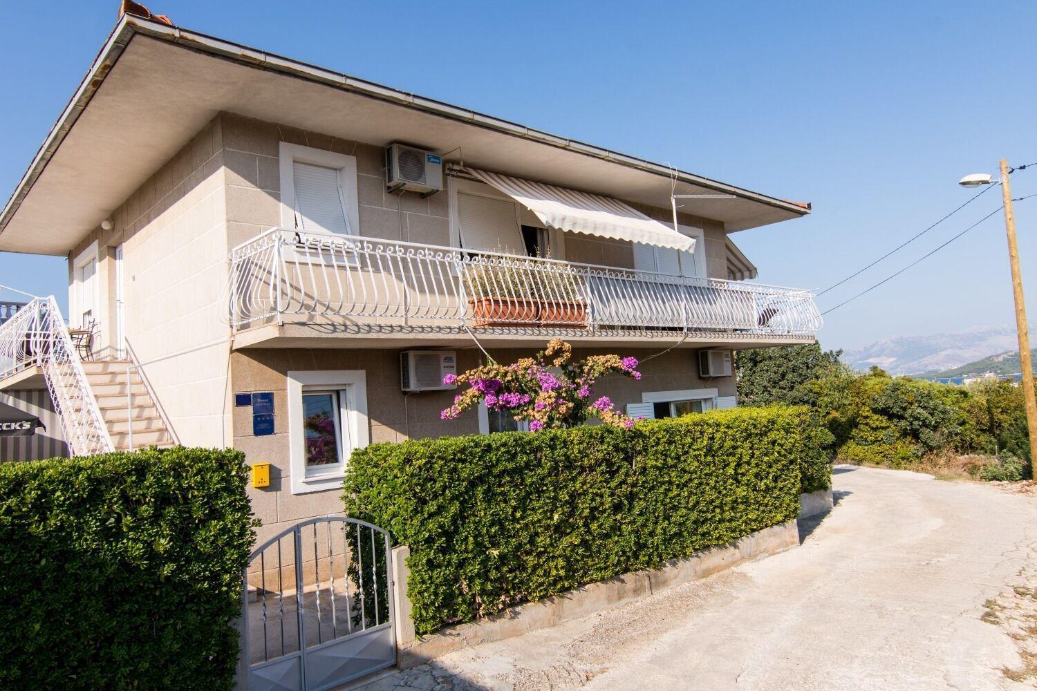 Apartments Ivica - Garden Terrace Slatine Εξωτερικό φωτογραφία